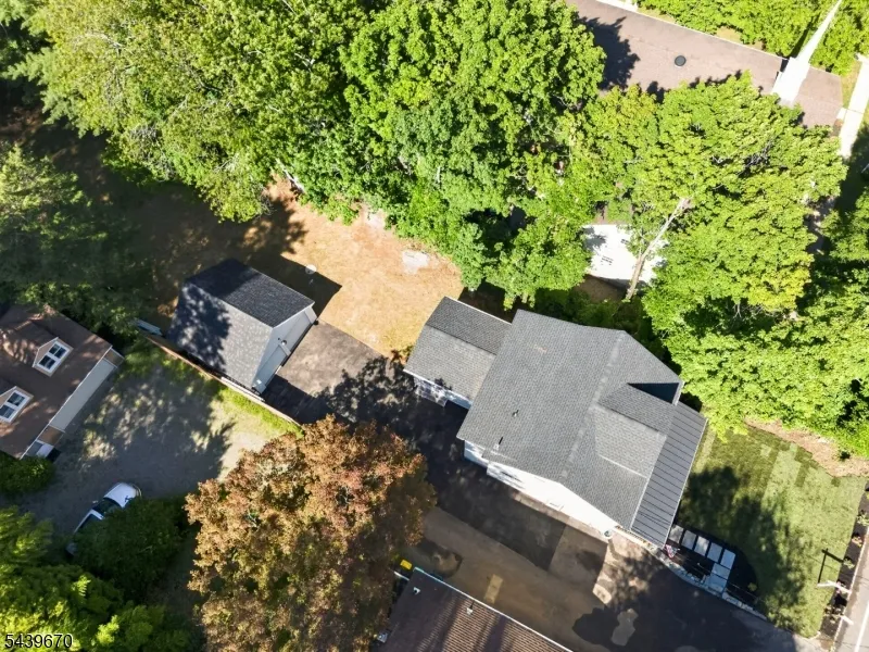 129 W Oak St Bernards, NJ 07920