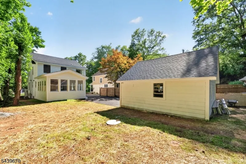 129 W Oak St Bernards, NJ 07920