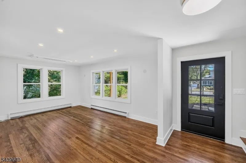 129 W Oak St Bernards, NJ 07920