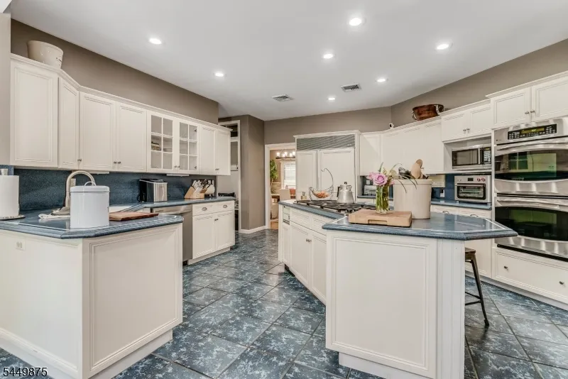 16 New Star Ridge Rd Sparta, NJ 07871