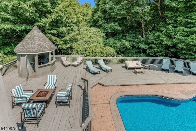 16 New Star Ridge Rd Sparta, NJ 07871