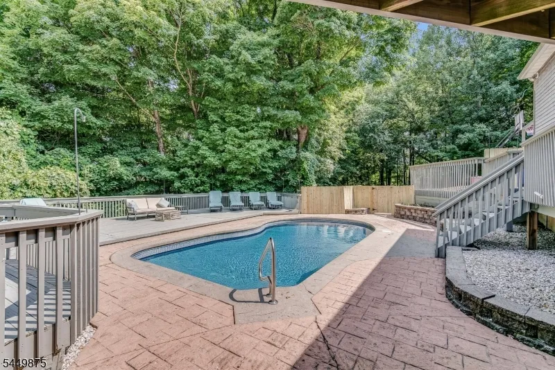16 New Star Ridge Rd Sparta, NJ 07871