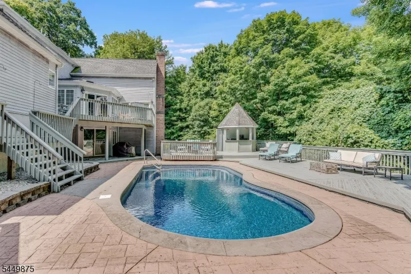 16 New Star Ridge Rd Sparta, NJ 07871