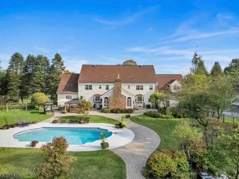 37 Pequest Rd