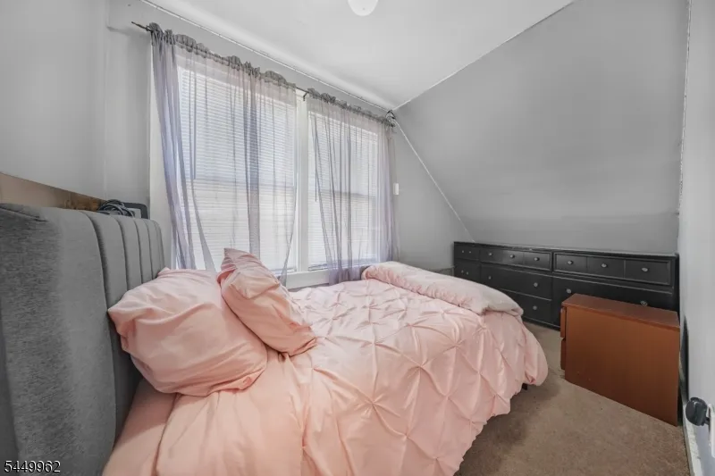 93 N 15Th St Prospect Park, NJ 07508