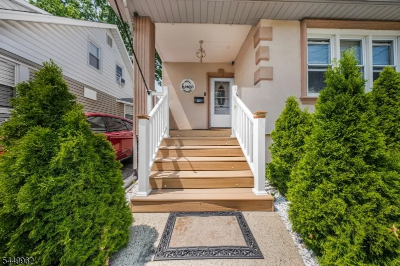 93 N 15Th St Prospect Park, NJ 07508