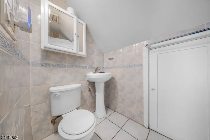93 N 15Th St Prospect Park, NJ 07508