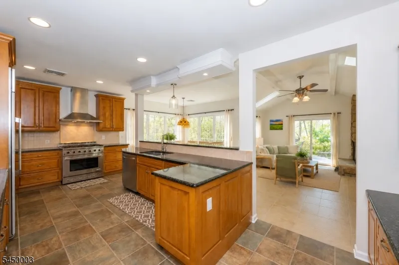 43 Brush Hill Rd Kinnelon, NJ 07405