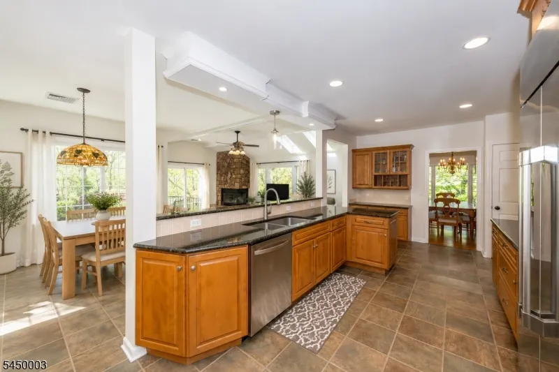 43 Brush Hill Rd Kinnelon, NJ 07405