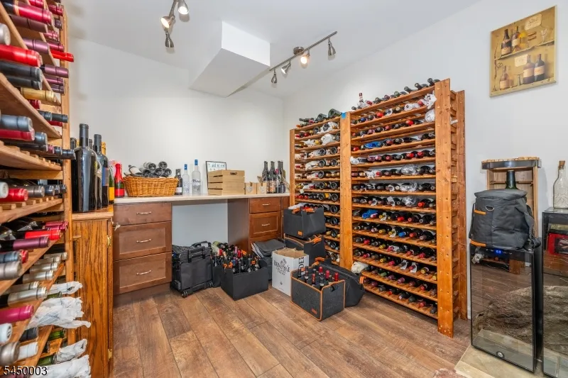 43 Brush Hill Rd Kinnelon, NJ 07405