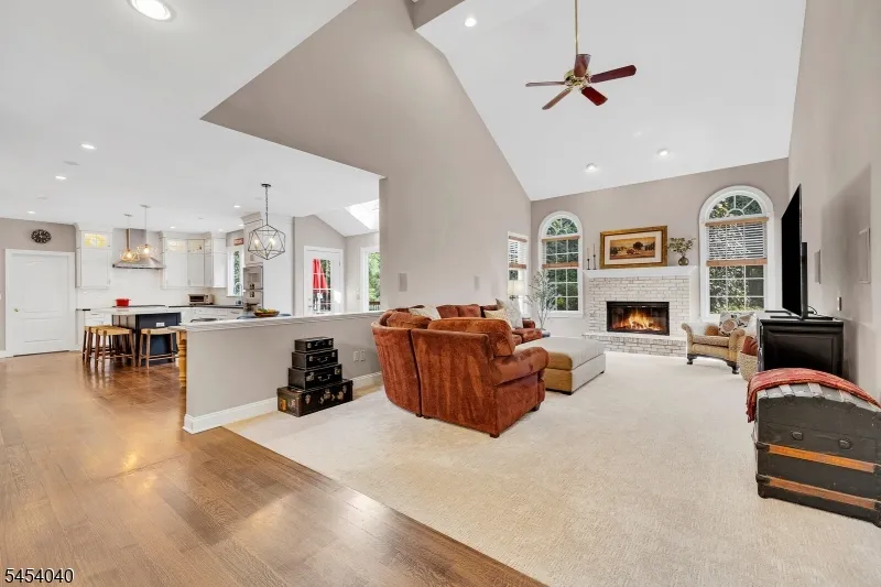 41 Wellington Dr Washington, NJ 07853