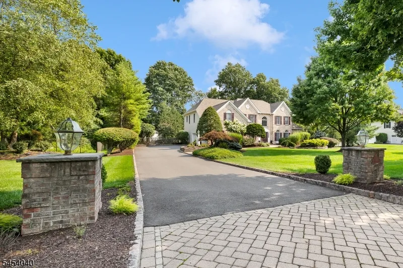 41 Wellington Dr Washington, NJ 07853
