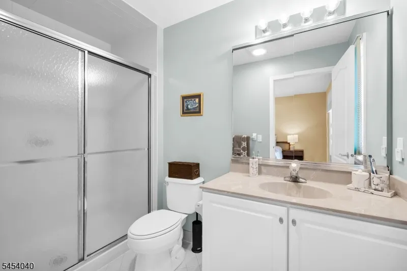 41 Wellington Dr Washington, NJ 07853