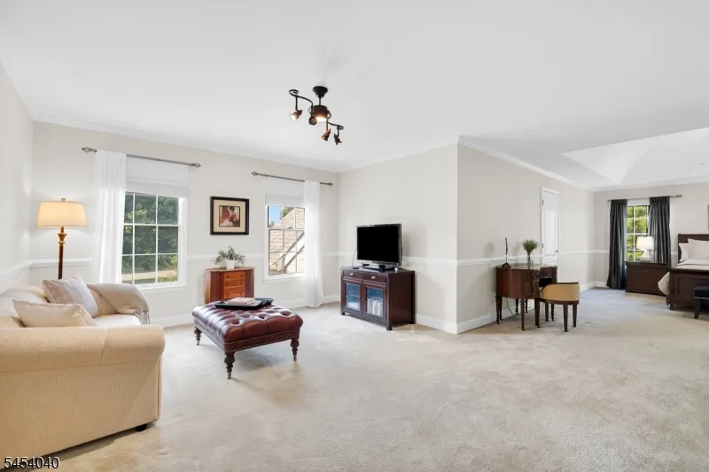 41 Wellington Dr Washington, NJ 07853