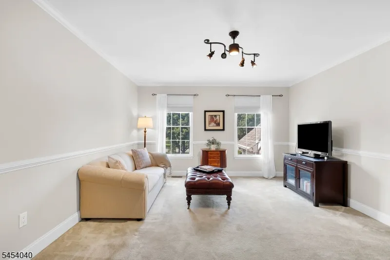 41 Wellington Dr Washington, NJ 07853