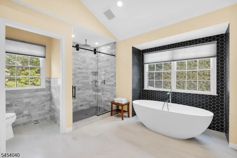 41 Wellington Dr Washington, NJ 07853