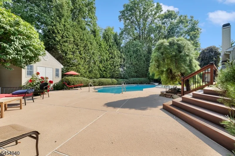 41 Wellington Dr Washington, NJ 07853