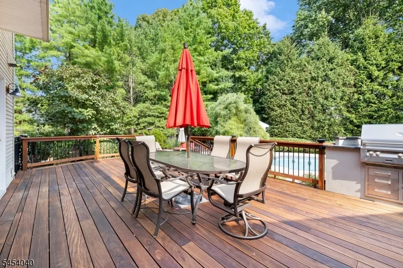 41 Wellington Dr Washington, NJ 07853