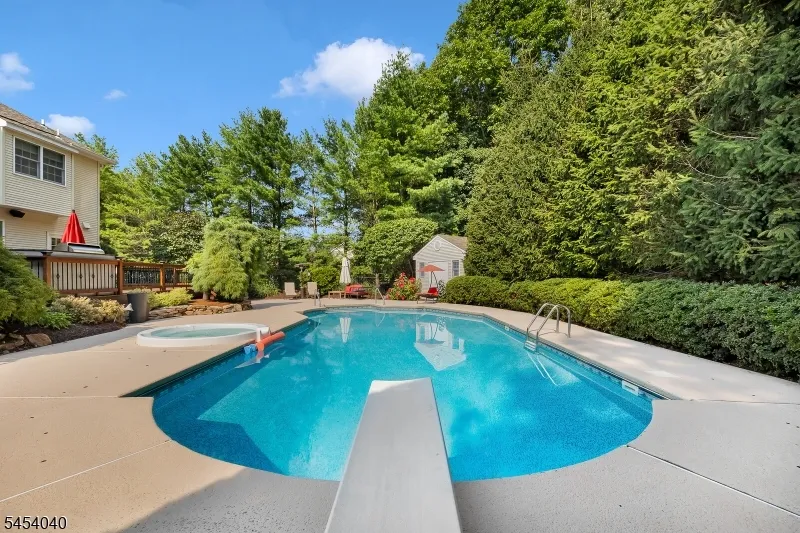 41 Wellington Dr Washington, NJ 07853