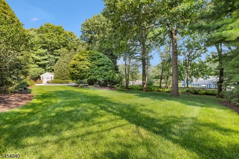 41 Wellington Dr Washington, NJ 07853