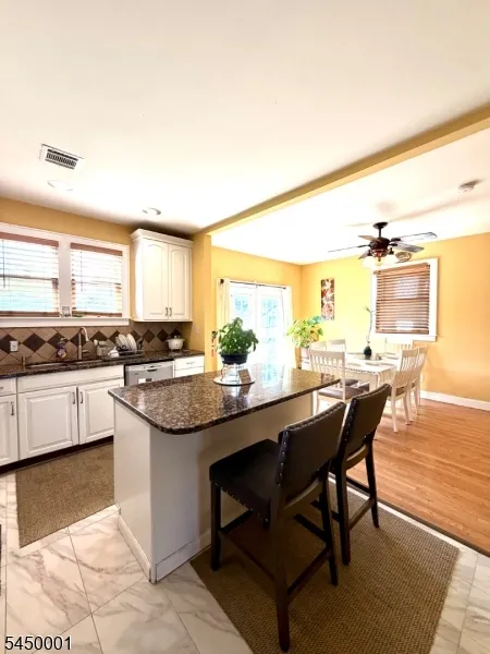 33 Livingston Ave Woodbridge, NJ 07001