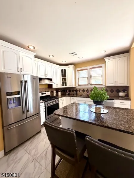 33 Livingston Ave Woodbridge, NJ 07001
