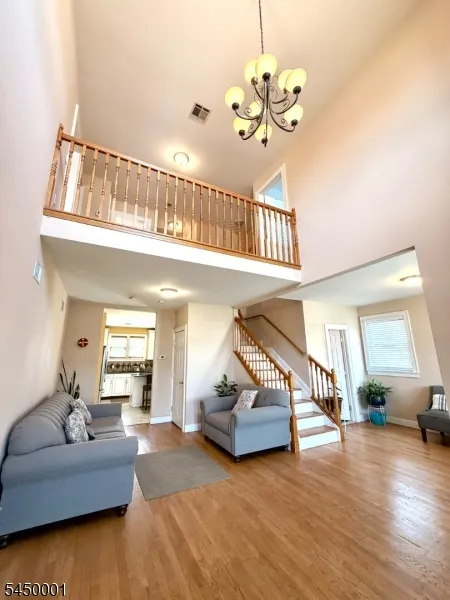 33 Livingston Ave Woodbridge, NJ 07001