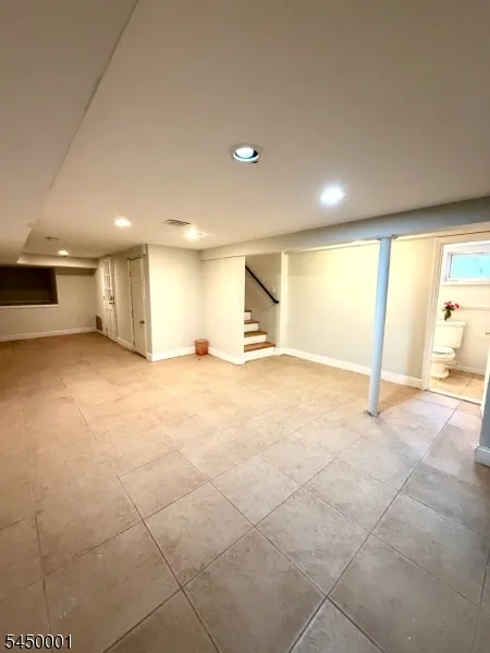 33 Livingston Ave Woodbridge, NJ 07001