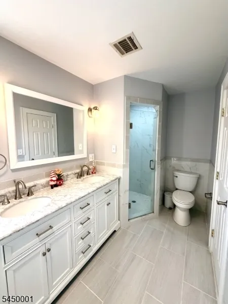 33 Livingston Ave Woodbridge, NJ 07001