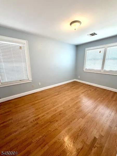 33 Livingston Ave Woodbridge, NJ 07001