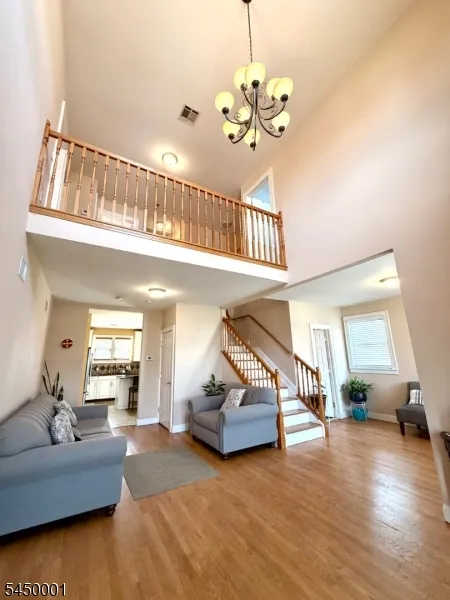 33 Livingston Ave Woodbridge, NJ 07001