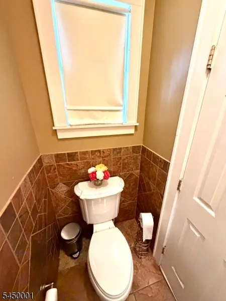 33 Livingston Ave Woodbridge, NJ 07001
