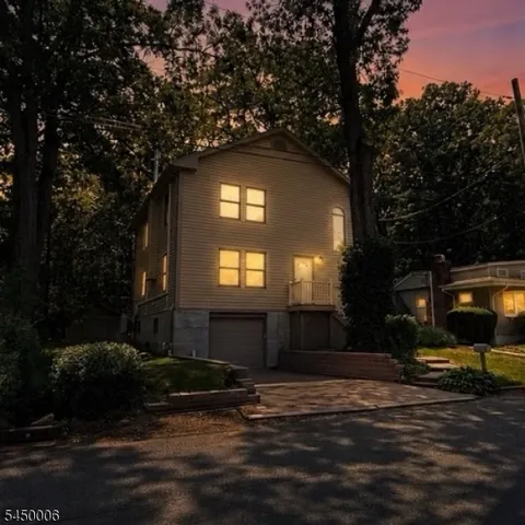 35 Oakdale Rd