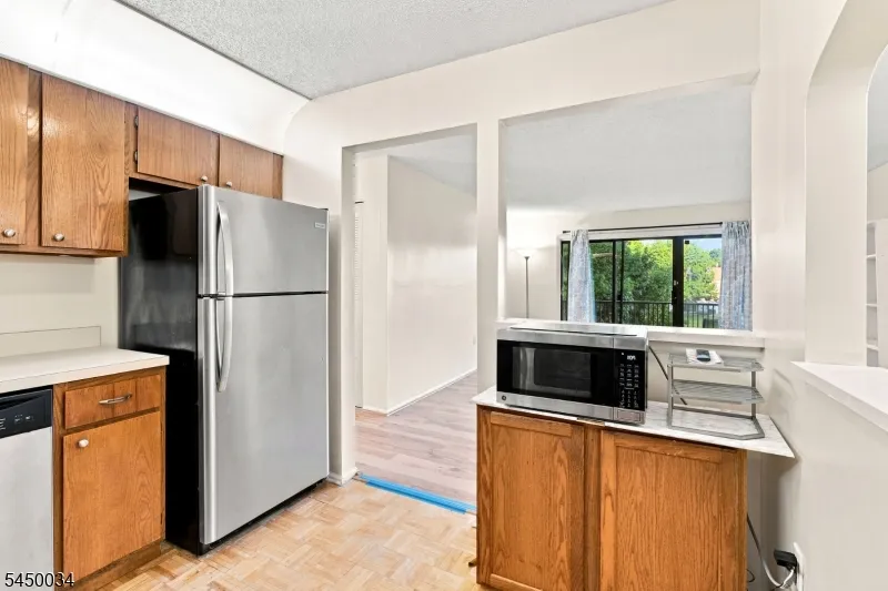 407 Lancaster Ct Piscataway, NJ 08854