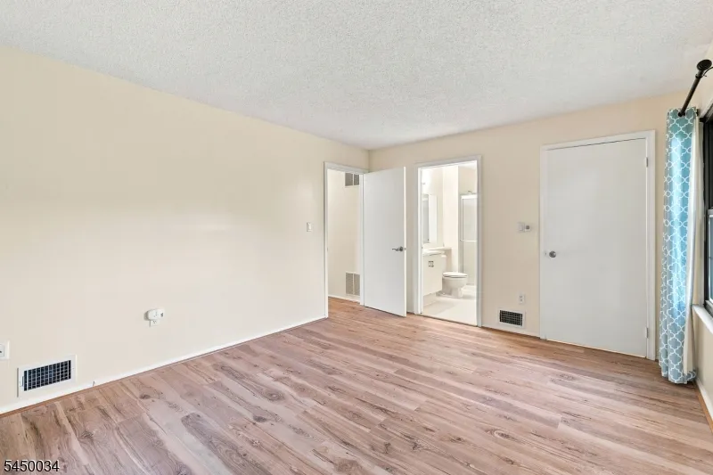407 Lancaster Ct Piscataway, NJ 08854