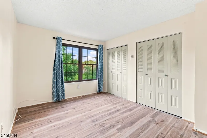407 Lancaster Ct Piscataway, NJ 08854