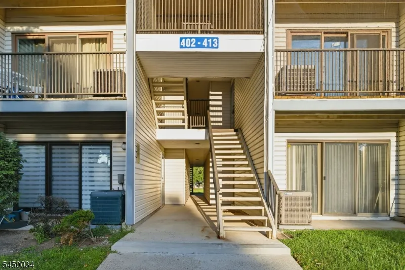 407 Lancaster Ct Piscataway, NJ 08854