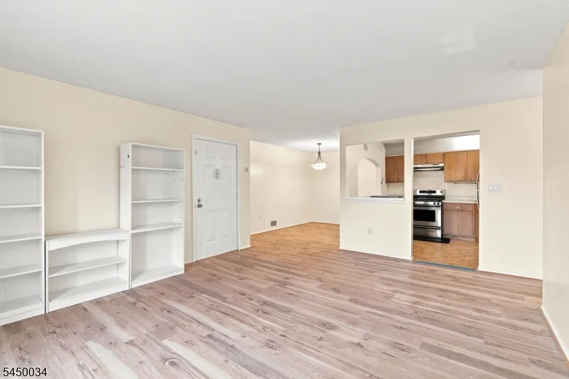 407 Lancaster Ct Piscataway, NJ 08854