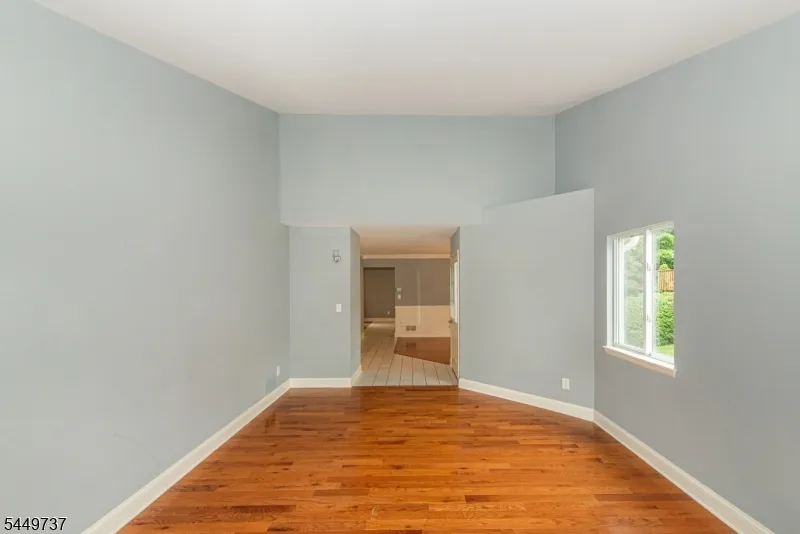 12 Pale Star Ct Hardyston, NJ 07419
