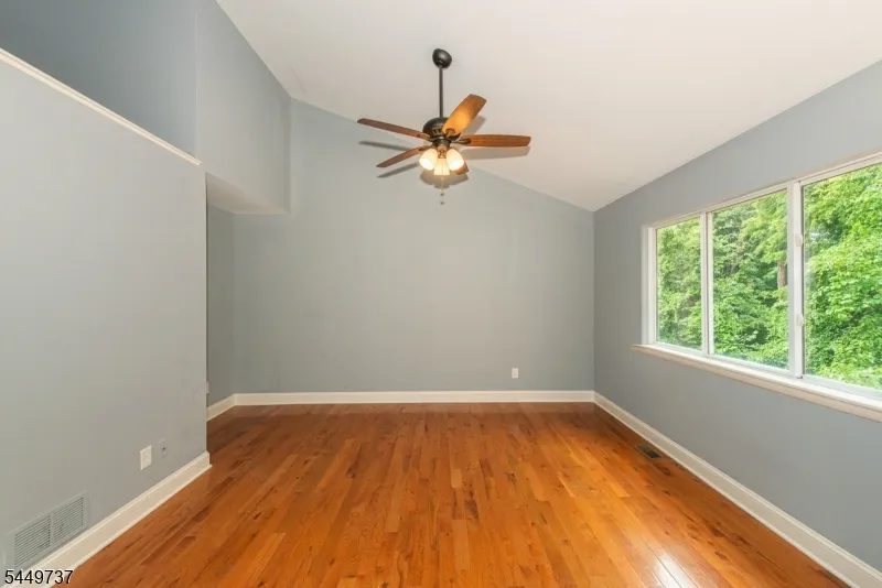 12 Pale Star Ct Hardyston, NJ 07419