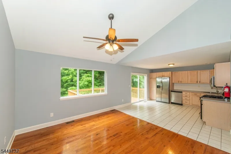 12 Pale Star Ct Hardyston, NJ 07419