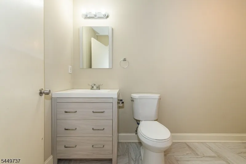 12 Pale Star Ct Hardyston, NJ 07419