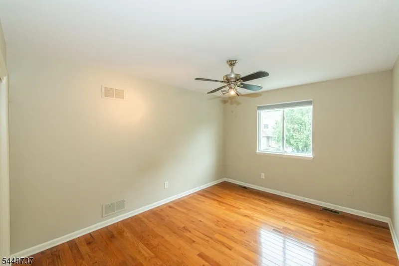 12 Pale Star Ct Hardyston, NJ 07419