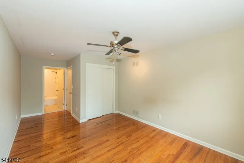 12 Pale Star Ct Hardyston, NJ 07419