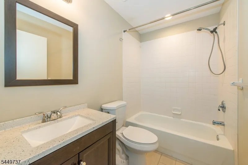 12 Pale Star Ct Hardyston, NJ 07419