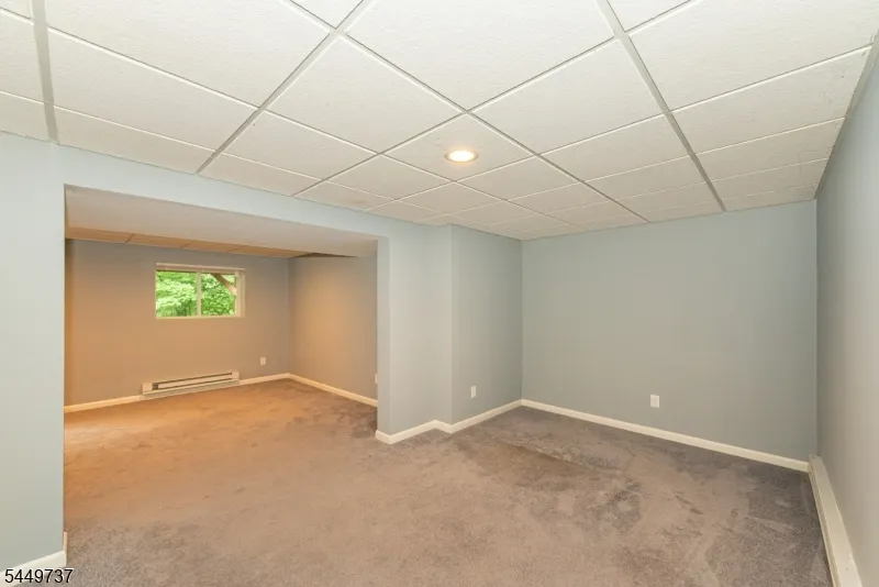 12 Pale Star Ct Hardyston, NJ 07419