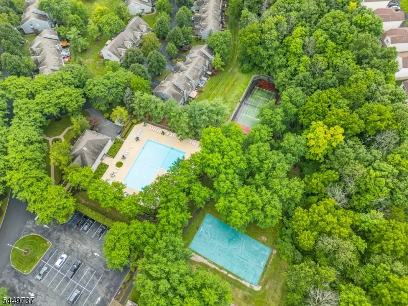 12 Pale Star Ct Hardyston, NJ 07419