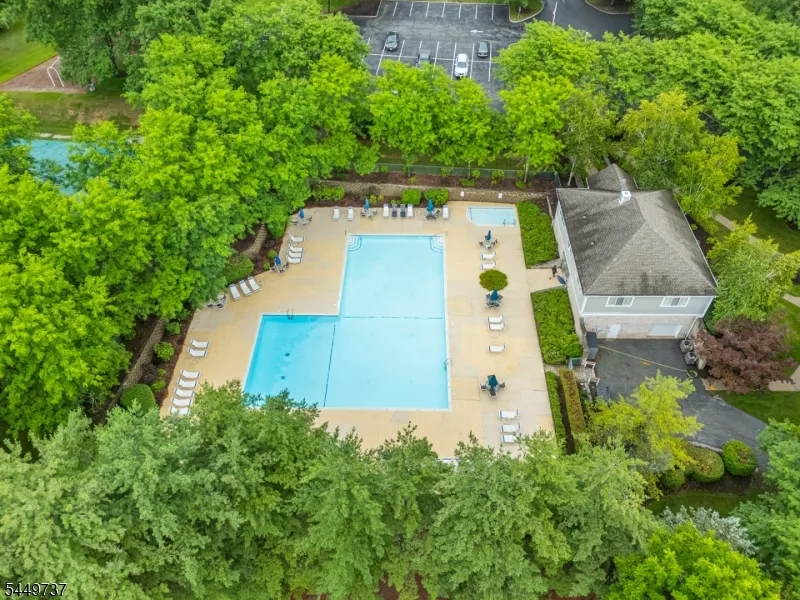 12 Pale Star Ct Hardyston, NJ 07419