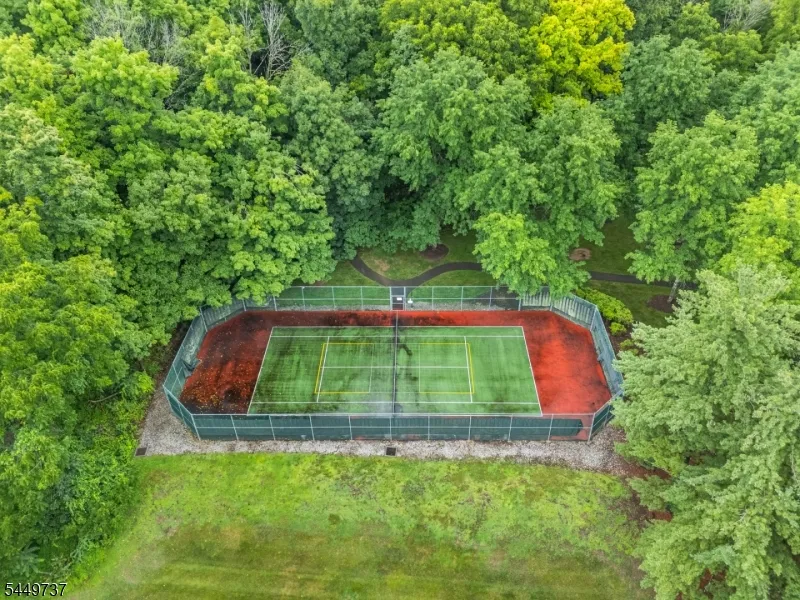 12 Pale Star Ct Hardyston, NJ 07419