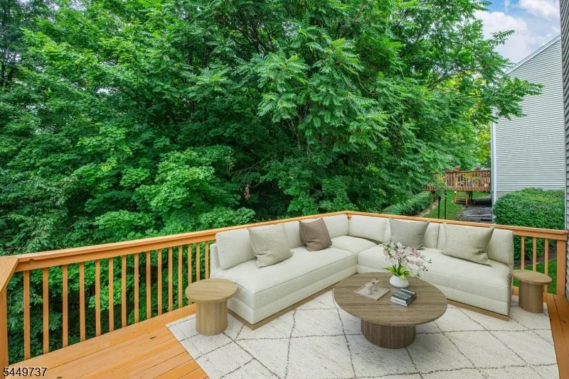 12 Pale Star Ct Hardyston, NJ 07419